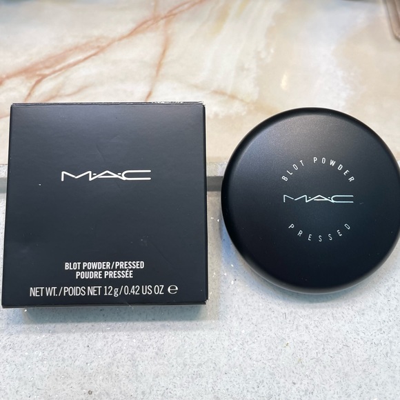 MAC ~ ‘MEDIUM’ Blot Powder Compact with Mirror ~ Full Size 12 g ~ NIB - Picture 12 of 16